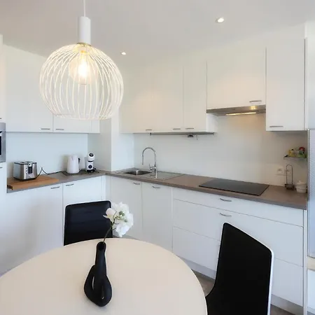 1 Bedroom Stunning In Apartamento Ostend